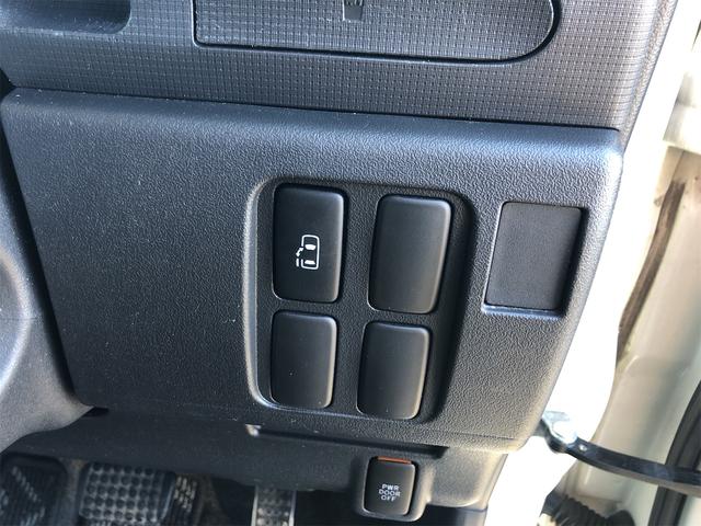 タント カスタムＸ　電動スライドドア　ナビ　ＨＩＤ　スマートキー　シートヒーター　ベンチシート　ＡＴ　盗難防止システム　ＡＢＳ　ＣＤ　ＵＳＢ　ミュージックプレイヤー接続可　Ｂｌｕｅｔｏｏｔｈ　アルミホイール（18枚目）