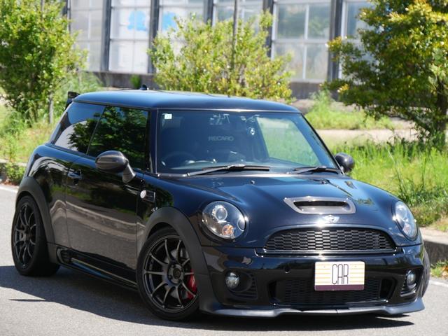 ＭＩＮＩ ジョンクーパーワークス　６ＭＴ／地デジ／ナビ／ドラレコ／ＥＴＣ／リアディフューザー／車高調／マフラー／インテークパイプ／ＡＤＶＡＮ１７インチ／リアウィング／クスコタワーバー／Ｂカメラ（8枚目）