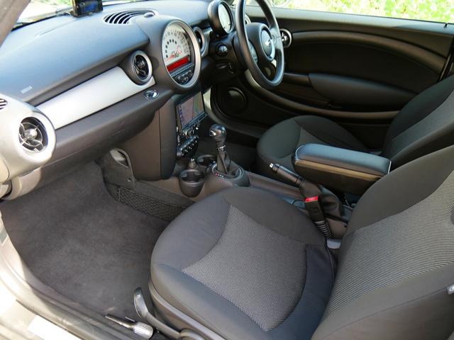 ＭＩＮＩ クーパー　クラブバン　後期／２人乗り／禁煙車／パナソニック２ＤＩＮ／地デジ／Ｂカメラ／ＢＴオーディオ／ＥＴＣ／ディーン１５インチ（34枚目）