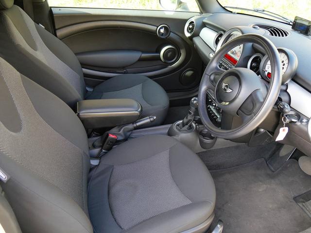 ＭＩＮＩ クーパー　クラブバン　後期／２人乗り／禁煙車／パナソニック２ＤＩＮ／地デジ／Ｂカメラ／ＢＴオーディオ／ＥＴＣ／ディーン１５インチ（35枚目）