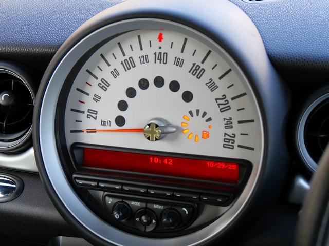 ＭＩＮＩ クーパー　クラブバン　後期／２人乗り／禁煙車／パナソニック２ＤＩＮ／地デジ／Ｂカメラ／ＢＴオーディオ／ＥＴＣ／ディーン１５インチ（57枚目）
