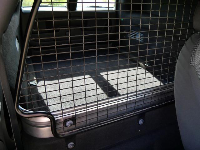 ＭＩＮＩ クーパー　クラブバン　後期／２人乗り／禁煙車／パナソニック２ＤＩＮ／地デジ／Ｂカメラ／ＢＴオーディオ／ＥＴＣ／ディーン１５インチ（59枚目）