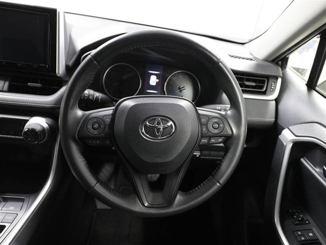 各操作スイッチなどもハンドルから手を放すことなく操作可能で安全運転に支援いたします！