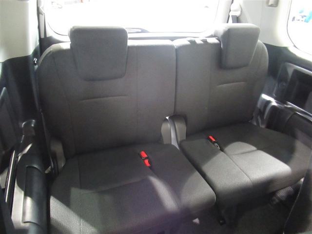 ノア Ｘ　Ｇエディション　メモリーナビ　フルセグ　バックカメラ　ＥＴＣ　ＣＤ　ミュージックプレイヤー接続可　ＤＶＤ再生　ＨＩＤヘッドライト　両側電動スライド　乗車定員７人　３列シート　スマートキー　キーレス　ワンオーナー（16枚目）