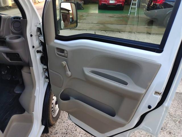 エブリイ ＰＡリミテッド　ハイルーフ　４ＡＴ　キーレス　純正ラジオ　運転席＆助手席エアバック　タイヤ４本新品交換付　バッテリー新品交換付（26枚目）