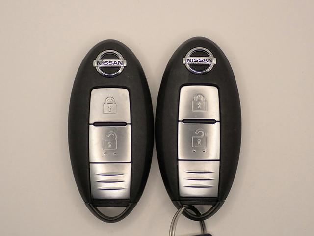 ノート ｅ－パワー　Ｘ　純正ナビ／全方位カメラ／フルセグＴＶ／ブルートゥース接続／ＣＤ・ＤＶＤ／音楽録音／衝突軽減ブレーキ／デジタルインナーミラー／インテリキー／ＬＥＤオートライト／クリアランスソナー／スペアキー有り（8枚目）