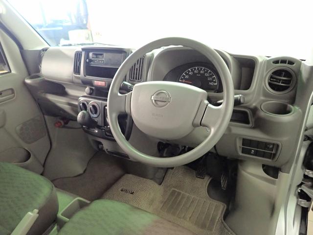 ＮＶ１００クリッパーバン ＤＸ　５ＭＴ／キーレスエントリー／オートライト／両側スライドドア／純正ＡＭＦＭラジオ／フロントパワーウインドウ／横滑り防止機能（12枚目）