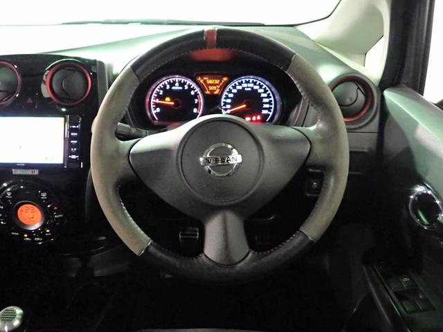 ノート ニスモ　Ｓ　ワンオーナー／禁煙車／社外ナビ／フルセグＴＶ／ブルートゥース接続／ＣＤ・ＤＶＤ／音楽録音／インテリキー／ＬＥＤオートライト／純正１７インチアルミ／ＨＫＳマフラー（純正有り）／ＥＴＣ／スペアキー有り（17枚目）