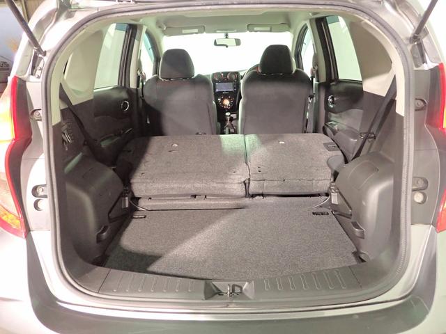 ノート ニスモ　Ｓ　ワンオーナー／禁煙車／社外ナビ／フルセグＴＶ／ブルートゥース接続／ＣＤ・ＤＶＤ／音楽録音／インテリキー／ＬＥＤオートライト／純正１７インチアルミ／ＨＫＳマフラー（純正有り）／ＥＴＣ／スペアキー有り（24枚目）