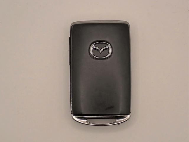 ＭＡＺＤＡ３ファストバック ＸＤ　Ｌパッケージ　禁煙車／純正ナビ／全方位カメラ／フルセグＴＶ／ブルートゥース／ＣＤ・ＤＶＤ／ＨＤＭＩ／衝突軽減ブレーキ／黒革シート／パワーシート／シートヒーター／インテリキー／ＬＥＤオートライト／ＥＴＣ／純正１８ＡＷ（8枚目）