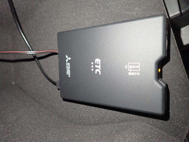 ＭＡＺＤＡ３ファストバック ＸＤ　Ｌパッケージ　禁煙車／純正ナビ／全方位カメラ／フルセグＴＶ／ブルートゥース／ＣＤ・ＤＶＤ／ＨＤＭＩ／衝突軽減ブレーキ／黒革シート／パワーシート／シートヒーター／インテリキー／ＬＥＤオートライト／ＥＴＣ／純正１８ＡＷ（9枚目）