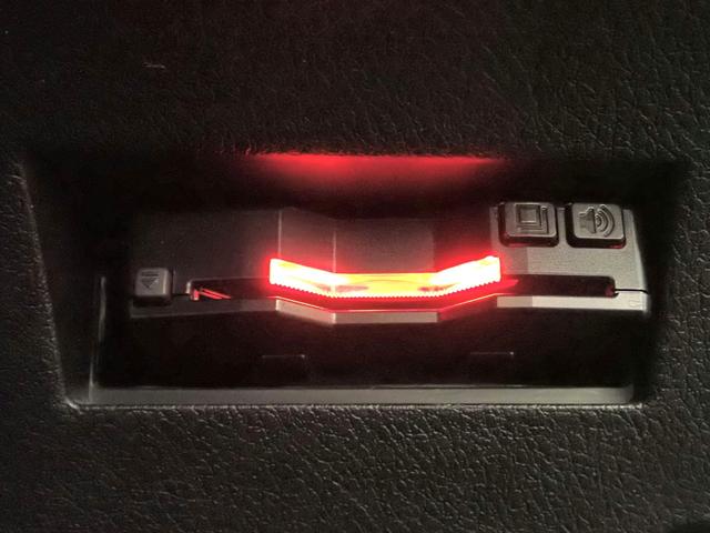 カローラフィールダー ハイブリッドG ダブルバイビー 社外ナビ/バックカメラ/フルセグTV/ブルートゥース/CD・DVD/ETC/衝突軽減ブレーキ/スマートキー/LEDオートライト/ハーフレザーシート/オートハイビーム/純正16インチアルミ(9枚目)