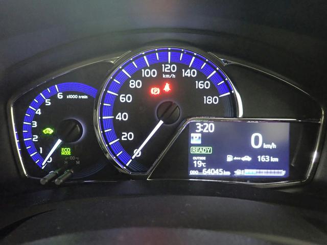 カローラフィールダー ハイブリッドG ダブルバイビー 社外ナビ/バックカメラ/フルセグTV/ブルートゥース/CD・DVD/ETC/衝突軽減ブレーキ/スマートキー/LEDオートライト/ハーフレザーシート/オートハイビーム/純正16インチアルミ(17枚目)