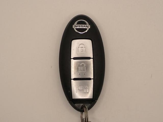 リーフ Ｇ　禁煙／純ナビ／全方位カメラ／ワンセグＴＶ／ブルートゥース／ＣＤ・ＤＶＤ／ＥＴＣ／衝突軽減ブレーキ／プロパイロット／デジタルインナーミラー／インテリキー／ＬＥＤオートライト／シートヒーター／純正１７ＡＷ（7枚目）