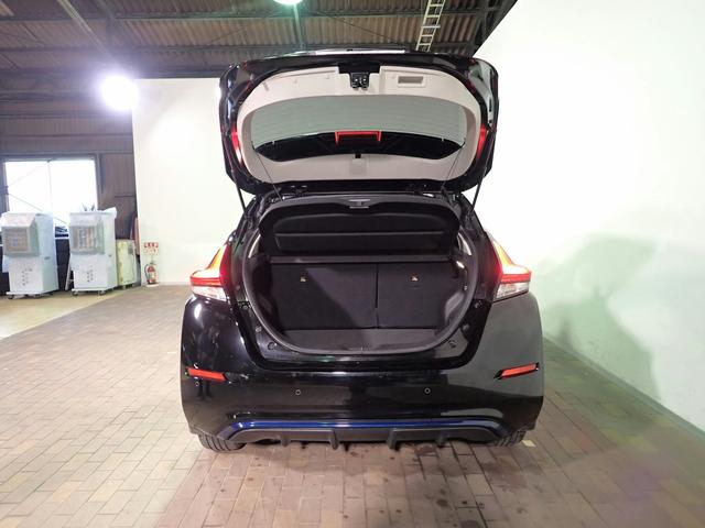 リーフ Ｇ　禁煙／純ナビ／全方位カメラ／ワンセグＴＶ／ブルートゥース／ＣＤ・ＤＶＤ／ＥＴＣ／衝突軽減ブレーキ／プロパイロット／デジタルインナーミラー／インテリキー／ＬＥＤオートライト／シートヒーター／純正１７ＡＷ（25枚目）