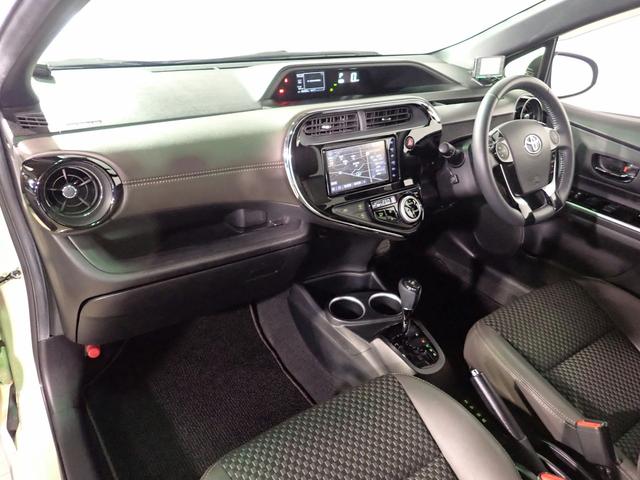 TOYOTA AQUA CROSSOVER GLAM