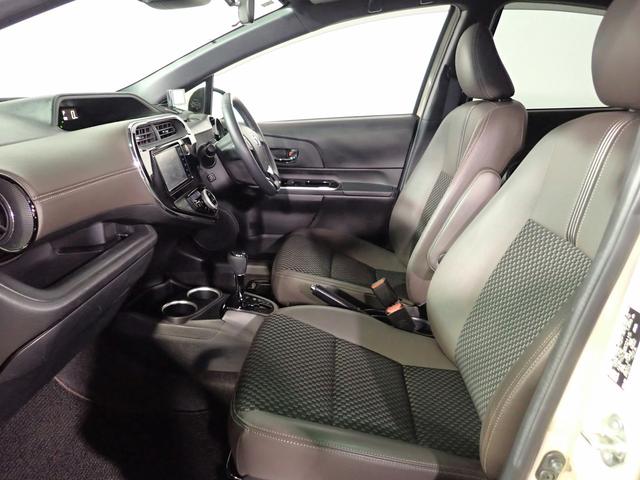 TOYOTA AQUA CROSSOVER GLAM