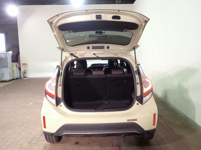 TOYOTA AQUA CROSSOVER GLAM