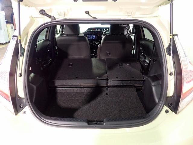 TOYOTA AQUA CROSSOVER GLAM