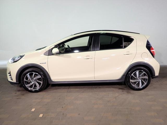 TOYOTA AQUA CROSSOVER GLAM