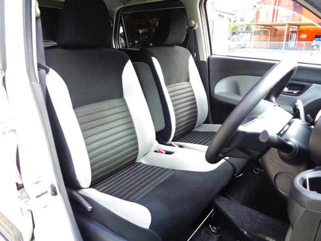 車内の雰囲気を変えたい場合にはシートカバーなどを活用するとがらっと雰囲気変わります！最近は車種専用のシートカバーも出ています！専用設計ですのできれいに収まります！取付は少し大変ですけど・・・お任せを！