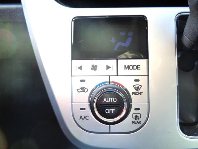 使いやすいインパネシフトの採用により足元は広々！運転席、助手席側のどちらからでも乗り降り可能！駐車スペースに限界があるお客様もこれなら安心！運転席側を壁にピタピタ限界に止めて乗り降りは助手席側から！