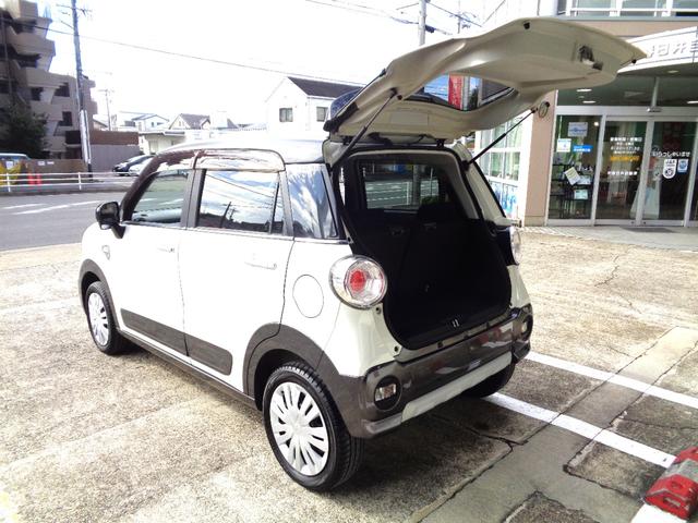 バックドアを開けると広大な荷室が広がります！バックドアが大きくて重いのでは？ご安心ください！女性の方でも安心してお使い頂けます！百聞は一見に如かず！是非ご来店のうえご確認ください！日曜日祝日休みです！