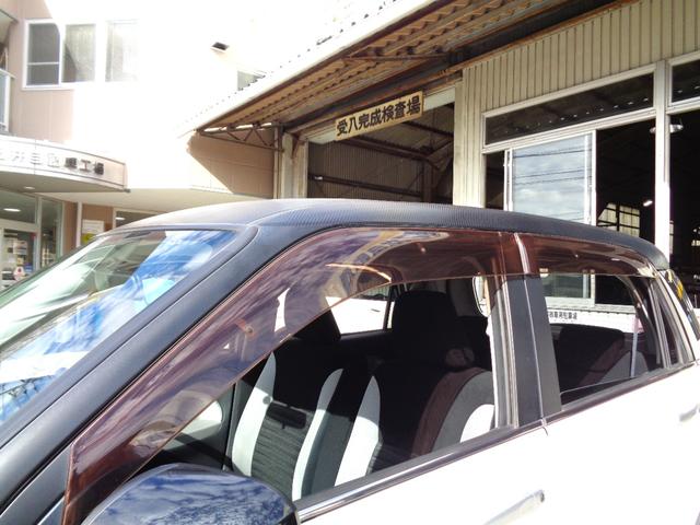 ドアバイザーも付いてますよ！車内の空気の入れ替えなど天候に左右されずに行える優れもの！フロマット、ドアバイザーは定番の付属品となっておりますがまだまだオプションご希望のお客様遠慮なくお申し付け下さい！