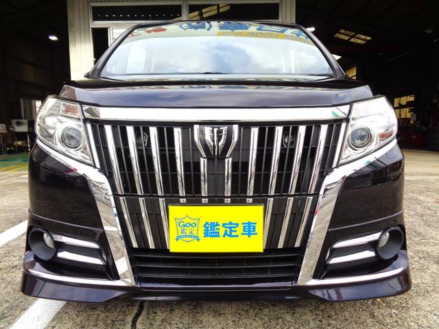 いつも弊社のお車ををご覧いただきまして誠にありがとうございます！本日は両側スライドドアで３列シート７人乗りのトヨタエスクァイア入庫です！９インチナビと後席フリップダウンと両側パワースライドドア完備！
