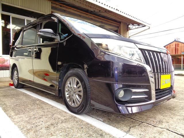 フロントシンボルマークは車名の語源である中世ヨーロッパの従騎士の盾と矛のほか、紳士のスーツ姿の襟元、さらには略称の「Ｅｓｑ」の文字をモチーフに車のアイデンティティを明示！もうこれは絶対に見逃せない！