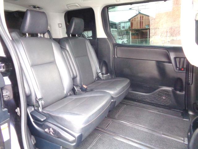 こちらがセカンドシートベンチ時です！お子様が寝てしまった！などそんな時に非常に便利です！本当に完成度の高い使い勝手の良いおクルマです！北海道から沖縄まで納車ＯＫ！同業者の方は業販サイトからお問合せを！