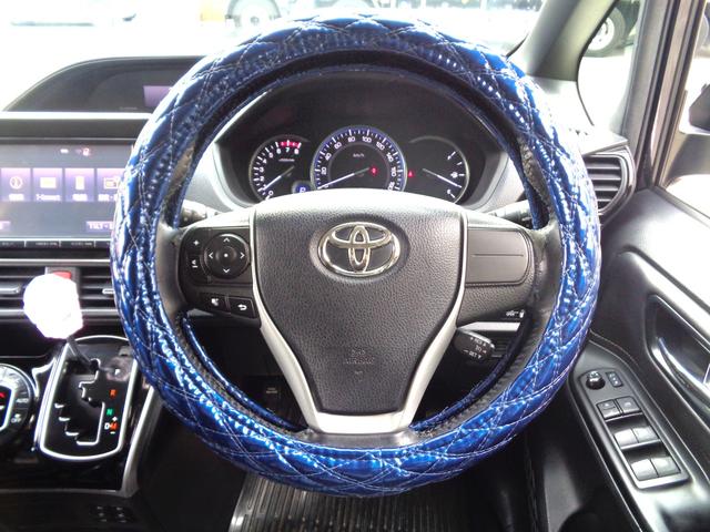 これがなくちゃ始まらない！ステアリングスイッチも完備されています！運転中の視認性を確保できる優れもの！一度使うと病みつきに！ステアリングスイッチなしのクルマにはもう戻れません！覚悟してご使用ください！