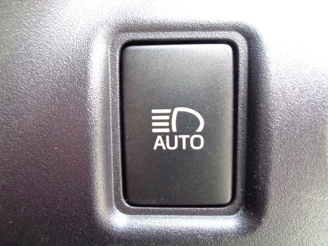 オートマチックハイビームのスイッチです！夜間走行中に周囲の明るさや対向車・先行車のライトを検知し自動的にハイとローを切り替える安全支援システム！夜間の視認性を高め、歩行者や障害物の発見をサポート！