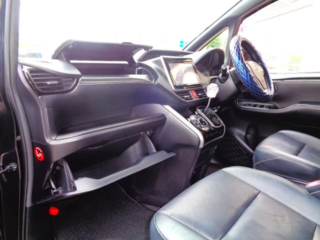 整理整頓が苦手なアナタもこれなら安心、燃費だけでなく収納スペースは豊富に確保されています！乗りやすい！使いやすい！買いやすい！３拍子揃ったエスクァイアでございます！もうこれは絶対に見逃せませんね！