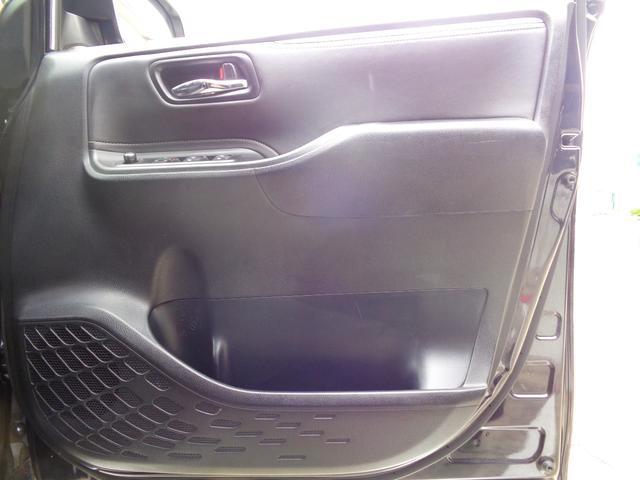 右前ドアトリムです！ご覧の様に年式の割にはスレ等少なく比較的きれいな状態です！北海道から沖縄まで全国納車ＯＫです！陸送費を含めた価格につきましては在庫確認・無料見積もりでお問い合わせください！