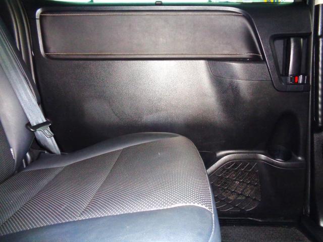 左後ろドアトリムです！弊社は損保ジャパンの代理店となります！自動車保険はもちろん各種保険取り扱っております！新規ご加入、既存契約との比較、ご相談のみでも大歓迎！お気軽に担当者へお尋ねください！