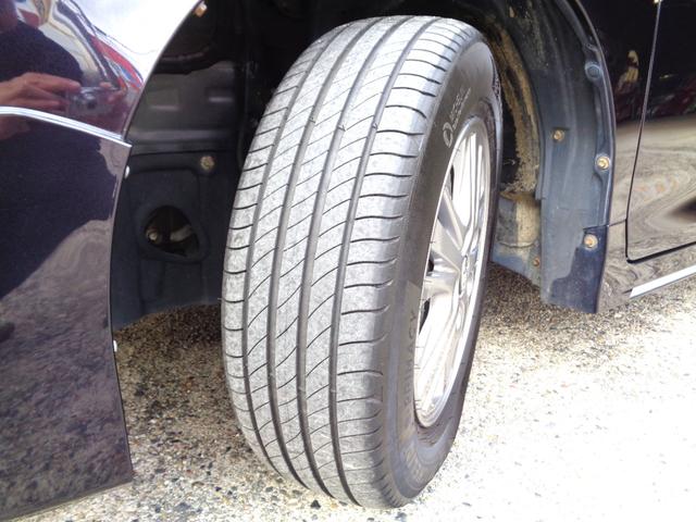左前タイヤです！同業者の方必見！古物許可証、店舗お持ちの業者様に限りますが全車業販可能です！業販サイトからでも直販どちらでもＯＫです！お気軽にお問合せ下さい！在庫回転率速いのでお早めにご検討ください！