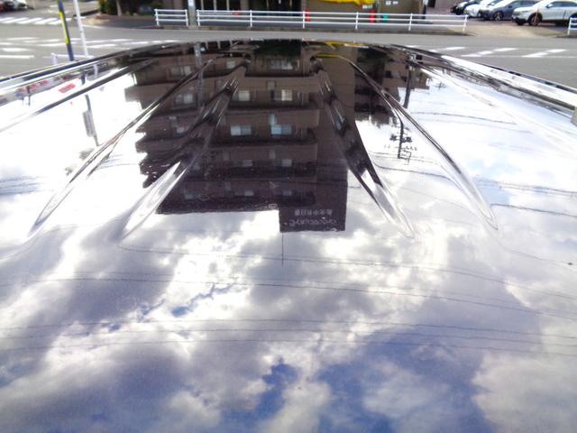 ルーフもご覧の様にエクボがございますが比較的状態良好です！ガレージ保管されていたのではないでしょうか？前オーナー様が非常に大事にお使い頂いたことが伝わる１台です！是非ご来店のうえご確認ください！