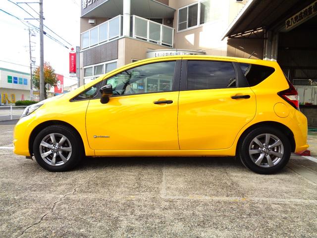 ノート ｅ－パワー　Ｘ　ブラックアロー　ナビＴＶ　ＤＶＤ再生可能　Ｂｌｕｅｔｏｏｔｈ　ＥＴＣ　クルーズコントロール　ＬＥＤヘッド　衝突被害軽減システム　クリアランスソナー　レーンアシスト　プッシュスタート　インテリジェントキー　整備・保証付（5枚目）