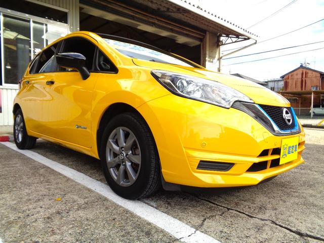 ノート ｅ－パワー　Ｘ　ブラックアロー　ナビＴＶ　ＤＶＤ再生可能　Ｂｌｕｅｔｏｏｔｈ　ＥＴＣ　クルーズコントロール　ＬＥＤヘッド　衝突被害軽減システム　クリアランスソナー　レーンアシスト　プッシュスタート　インテリジェントキー　整備・保証付（6枚目）