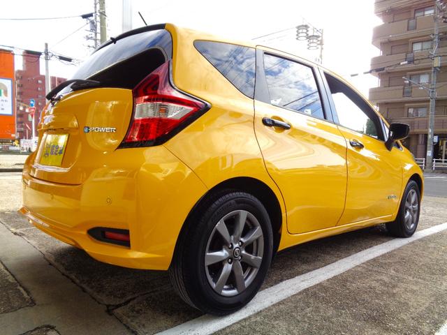 ノート ｅ－パワー　Ｘ　ブラックアロー　ナビＴＶ　ＤＶＤ再生可能　Ｂｌｕｅｔｏｏｔｈ　ＥＴＣ　クルーズコントロール　ＬＥＤヘッド　衝突被害軽減システム　クリアランスソナー　レーンアシスト　プッシュスタート　インテリジェントキー　整備・保証付（8枚目）