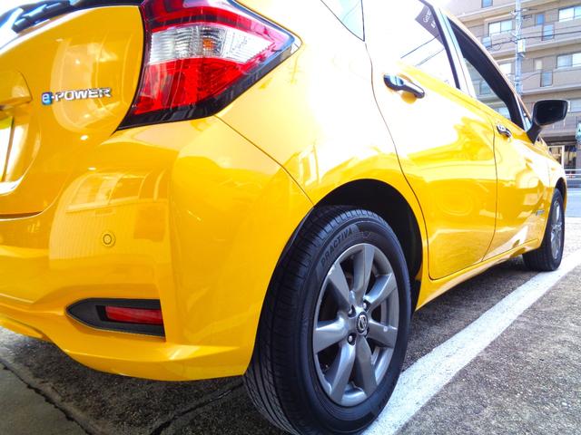 ノート ｅ－パワー　Ｘ　ブラックアロー　ナビＴＶ　ＤＶＤ再生可能　Ｂｌｕｅｔｏｏｔｈ　ＥＴＣ　クルーズコントロール　ＬＥＤヘッド　衝突被害軽減システム　クリアランスソナー　レーンアシスト　プッシュスタート　インテリジェントキー　整備・保証付（65枚目）