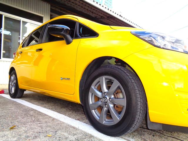 ノート ｅ－パワー　Ｘ　ブラックアロー　ナビＴＶ　ＤＶＤ再生可能　Ｂｌｕｅｔｏｏｔｈ　ＥＴＣ　クルーズコントロール　ＬＥＤヘッド　衝突被害軽減システム　クリアランスソナー　レーンアシスト　プッシュスタート　インテリジェントキー　整備・保証付（75枚目）