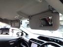 運転席のサンバイザーにはご覧の様に大きめのバニティミラーが完備されています!お化粧直しなど気軽にできそうです!信号待ちでメイクしてる方よく見かけますが安全な場所でお願い致します!まずは検討中リストへ
