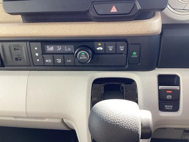 Ｎ－ＢＯＸ ファッションスタイル　元当社レンタカー・純正９インチナビ・ＥＴＣ・ドラレコ前・片側電動スライドドア・禁煙車・Ｂｌｕｅｔｏｏｔｈ・保証２年間・ＬＥＤヘッドライト（15枚目）