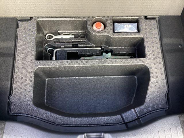 フィット ホーム　２年間　走行距離無制限　保証付　ワンオーナー　禁煙車　９インチコネクトナビ　Ｂｌｕｅｔｏｏｔｈ　ＣＤ／ＤＶＤ　前後ドライブレコーダー　ＥＴＣ装備　フロアマット装備　社外アルミホイール（21枚目）