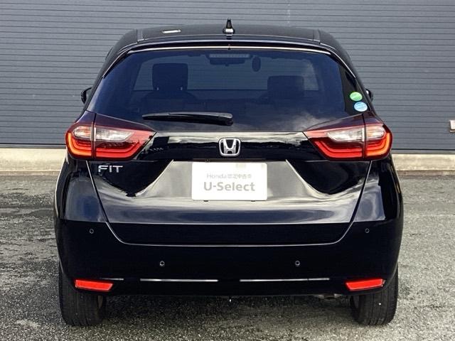 フィット ホーム　２年間　走行距離無制限　保証付　ワンオーナー　禁煙車　９インチコネクトナビ　Ｂｌｕｅｔｏｏｔｈ　ＣＤ／ＤＶＤ　前後ドライブレコーダー　ＥＴＣ装備　フロアマット装備　社外アルミホイール（24枚目）