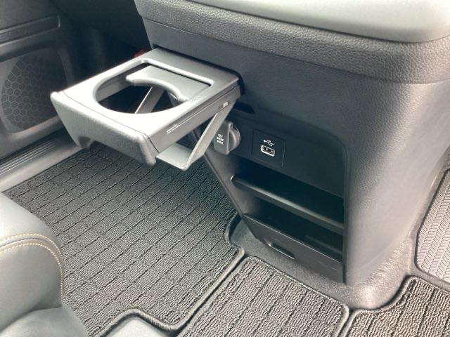 フリード クロスター 当社 試乗車(12枚目)