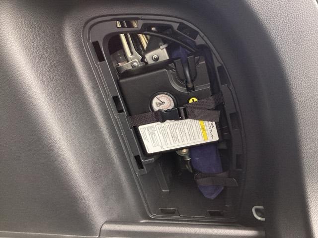 ヴェゼル ｅ：ＨＥＶＺ　ホンダ純正９インチナビ　前後ドライブレコーダー　ＡｐｐｌｅＣａｒＰｌａｙ対応　フルセグＴＶ　Ｂｌｕｅｔｏｏｔｈ　ミュージックサーバー　ＤＶＤ再生　バックカメラ　運転席助手席シートヒーター（32枚目）