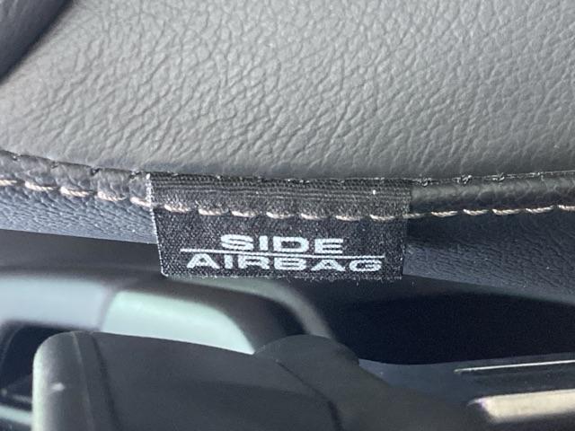 この度は、当店のお車を閲覧いただきまして誠にありがとうございます。中古車１台限りのお車ですので、少しでも気になられましたら、お問い合わせ下さい♪